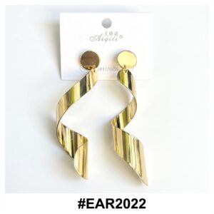 Stylish Aigili gold earrings with twisted design